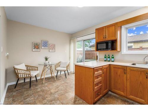 4 Fairfield Avenue, Brampton, ON - Indoor Photo Showing Kitchen