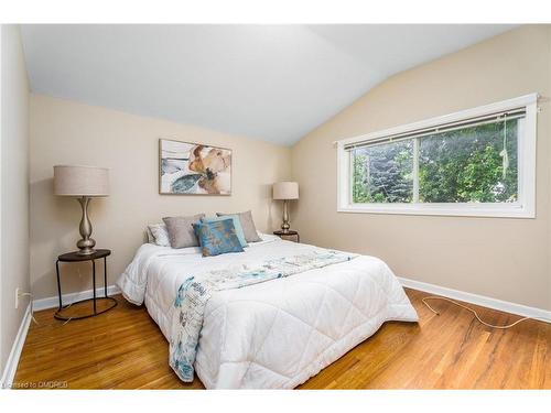 4 Fairfield Avenue, Brampton, ON - Indoor Photo Showing Bedroom