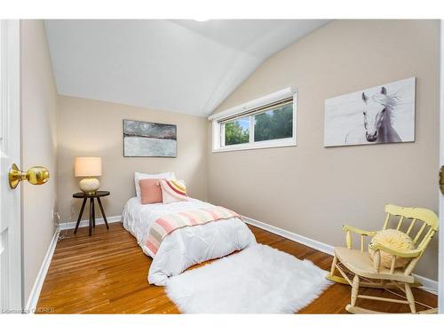 4 Fairfield Avenue, Brampton, ON - Indoor Photo Showing Bedroom