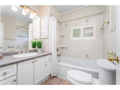 4 Fairfield Avenue, Brampton, ON - Indoor Photo Showing Bathroom