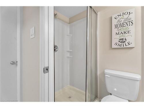 4 Fairfield Avenue, Brampton, ON - Indoor Photo Showing Bathroom