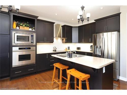 2 Ross Shiner Lane, Stouffville, ON - Indoor Photo Showing Kitchen With Double Sink With Upgraded Kitchen