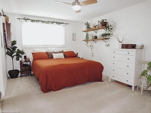 17 Oceanic Drive, Hamilton, ON - Indoor Photo Showing Bedroom