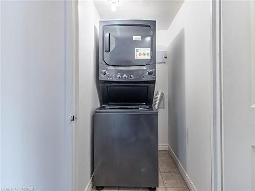 209-2301 Parkhaven Boulevard, Oakville, ON - Indoor Photo Showing Laundry Room