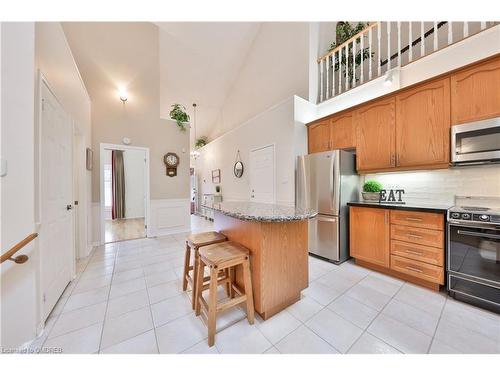 11-1010 Cristina Court, Mississauga, ON - Indoor Photo Showing Kitchen