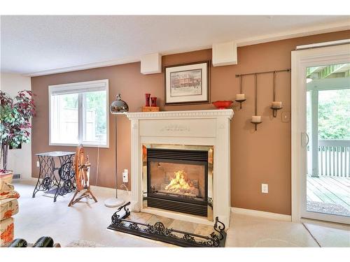 11-1010 Cristina Court, Mississauga, ON - Indoor Photo Showing Living Room With Fireplace