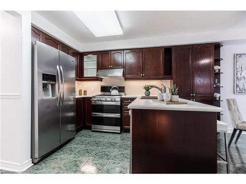 31-1905 Broad Hollow Gate, Mississauga, ON - Indoor Photo Showing Kitchen