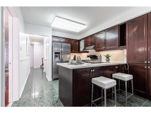 31-1905 Broad Hollow Gate, Mississauga, ON - Indoor Photo Showing Kitchen