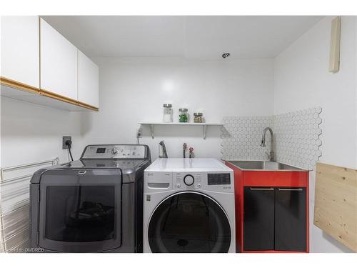 138 Oakdale Drive, Oakville, ON - Indoor Photo Showing Laundry Room