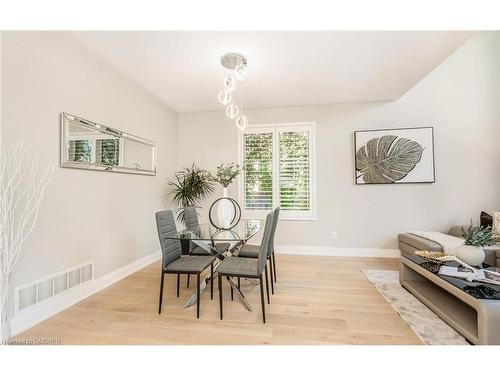 3082 Scotscraig Crescent, Oakville, ON - Indoor Photo Showing Dining Room