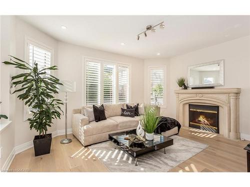 3082 Scotscraig Crescent, Oakville, ON - Indoor Photo Showing Living Room With Fireplace