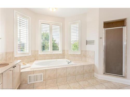 3082 Scotscraig Crescent, Oakville, ON - Indoor Photo Showing Bathroom