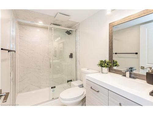 3082 Scotscraig Crescent, Oakville, ON - Indoor Photo Showing Bathroom