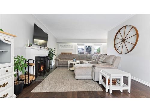 193 Memorial Drive, Brantford, ON - Indoor Photo Showing Living Room With Fireplace