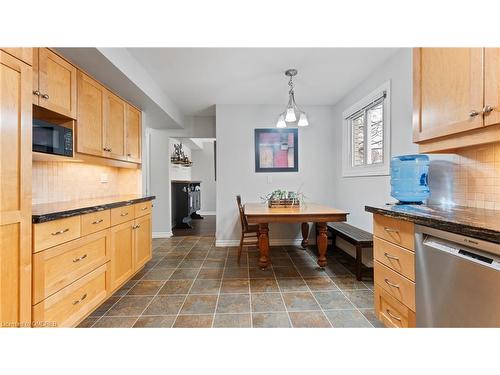 193 Memorial Drive, Brantford, ON - Indoor Photo Showing Kitchen