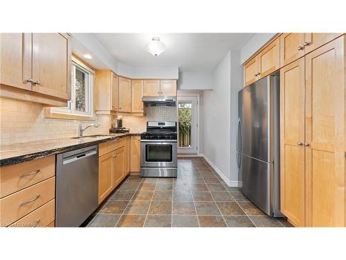 193 Memorial Drive, Brantford, ON - Indoor Photo Showing Kitchen