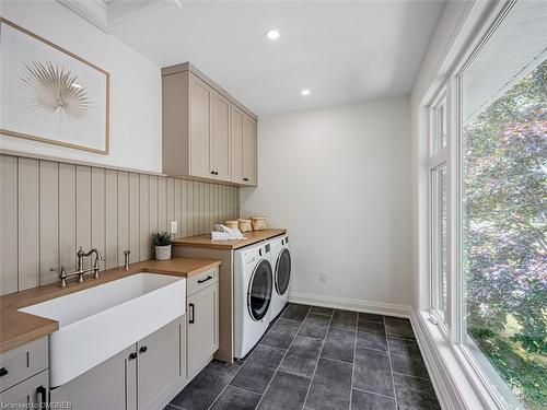 974 North Shore Boulevard W, Burlington, ON - Indoor Photo Showing Laundry Room