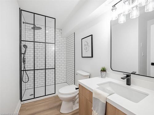 974 North Shore Boulevard W, Burlington, ON - Indoor Photo Showing Bathroom