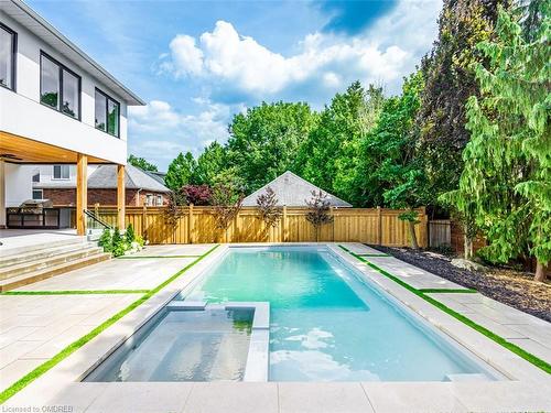 974 North Shore Boulevard W, Burlington, ON - Outdoor With In Ground Pool