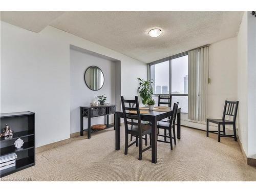 1102-150 Charlton Avenue E, Hamilton, ON - Indoor Photo Showing Dining Room