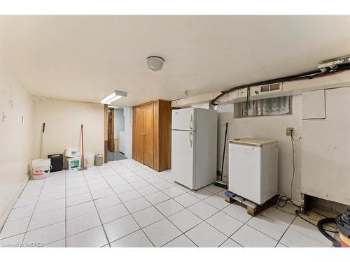 63 Ward Street, Toronto, ON - Indoor Photo Showing Laundry Room