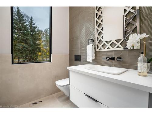 112 Elton Park Road, Oakville, ON - Indoor Photo Showing Bathroom