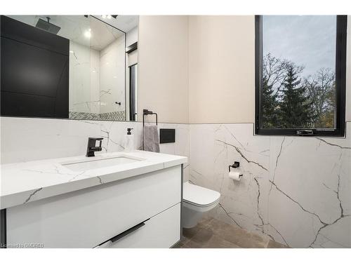 112 Elton Park Road, Oakville, ON - Indoor Photo Showing Bathroom