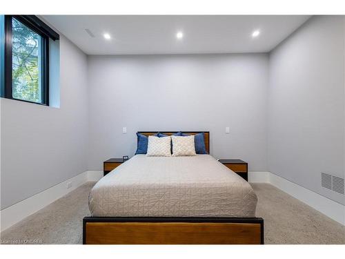 112 Elton Park Road, Oakville, ON - Indoor Photo Showing Bedroom