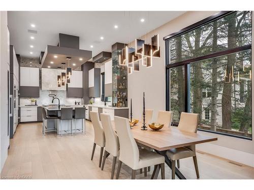 112 Elton Park Road, Oakville, ON - Indoor Photo Showing Dining Room