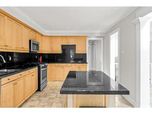 60 River Glen Boulevard, Oakville, ON - Indoor Photo Showing Kitchen