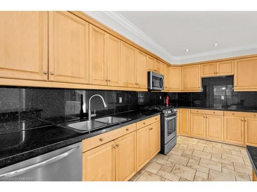 60 River Glen Boulevard, Oakville, ON - Indoor Photo Showing Kitchen With Double Sink