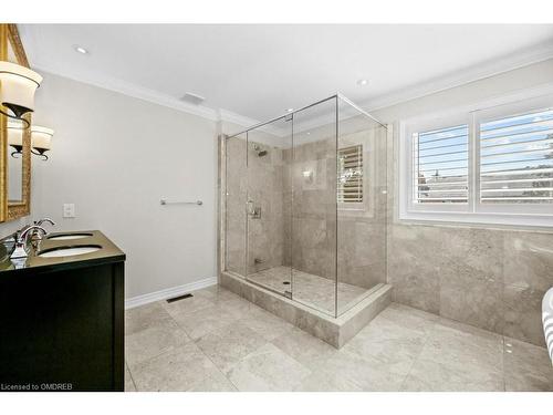 60 River Glen Boulevard, Oakville, ON - Indoor Photo Showing Bathroom