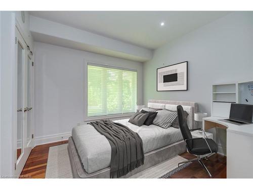 1116 Crestview Street, Oakville, ON - Indoor Photo Showing Bedroom