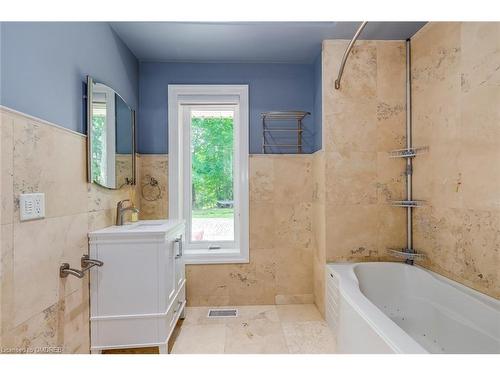 1116 Crestview Street, Oakville, ON - Indoor Photo Showing Bathroom