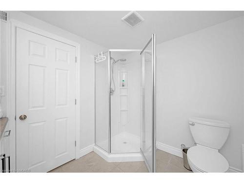 471 East 36Th Street, Hamilton, ON - Indoor Photo Showing Bedroom