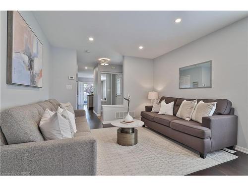 2432 Baintree Crescent, Oakville, ON - Indoor Photo Showing Living Room