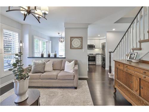 2432 Baintree Crescent, Oakville, ON - Indoor Photo Showing Living Room