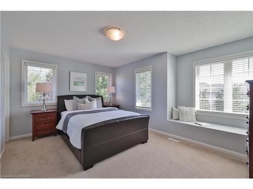 2432 Baintree Crescent, Oakville, ON - Indoor Photo Showing Bedroom