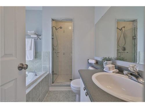 2432 Baintree Crescent, Oakville, ON - Indoor Photo Showing Bathroom