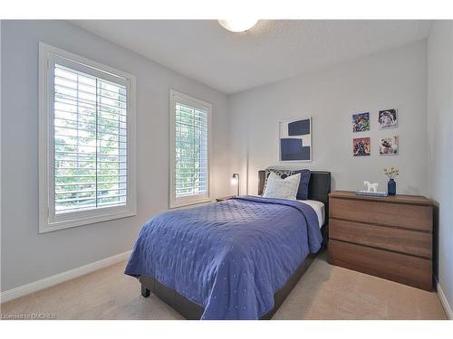 2432 Baintree Crescent, Oakville, ON - Indoor Photo Showing Bedroom