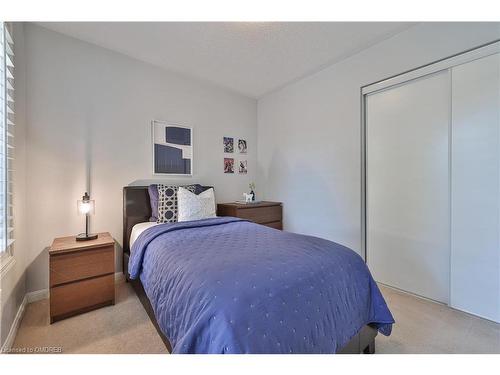 2432 Baintree Crescent, Oakville, ON - Indoor Photo Showing Bedroom