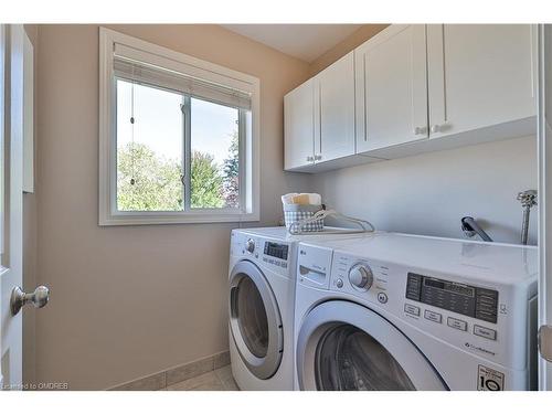 2432 Baintree Crescent, Oakville, ON - Indoor Photo Showing Laundry Room