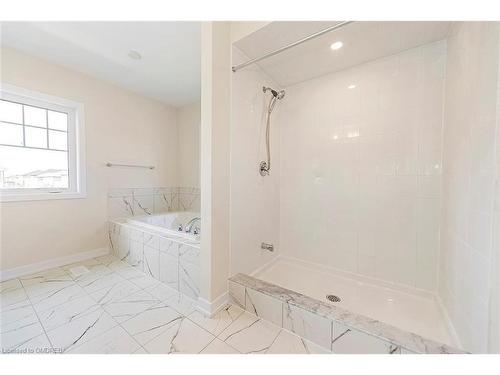 149 Higgins Avenue, Thorold, ON - Indoor Photo Showing Bathroom