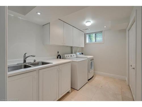 3286 Shelburne Place, Oakville, ON - Indoor Photo Showing Laundry Room