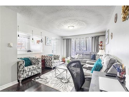 9 Seguin Court, Etobicoke, ON - Indoor Photo Showing Living Room