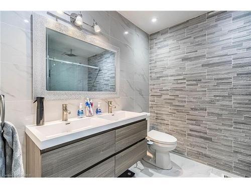 9 Seguin Court, Etobicoke, ON - Indoor Photo Showing Bathroom