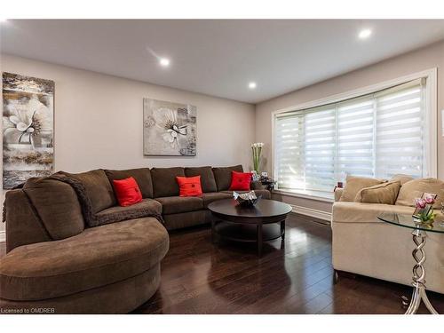 1440 Ivy Court, Oakville, ON - Indoor Photo Showing Living Room