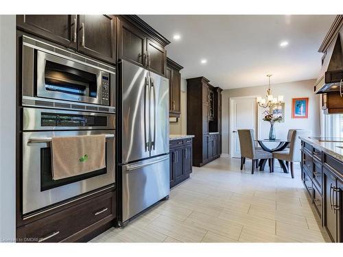 1440 Ivy Court, Oakville, ON - Indoor Photo Showing Kitchen