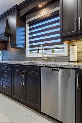 1440 Ivy Court, Oakville, ON - Indoor Photo Showing Kitchen