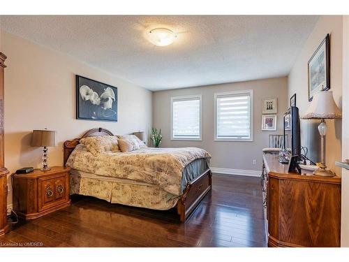 1440 Ivy Court, Oakville, ON - Indoor Photo Showing Bedroom